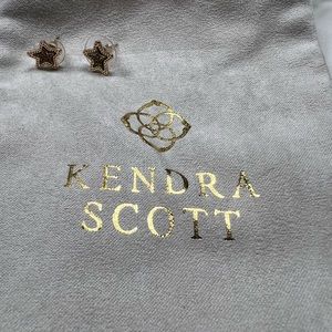 Kendra Scott star studs w dust bag